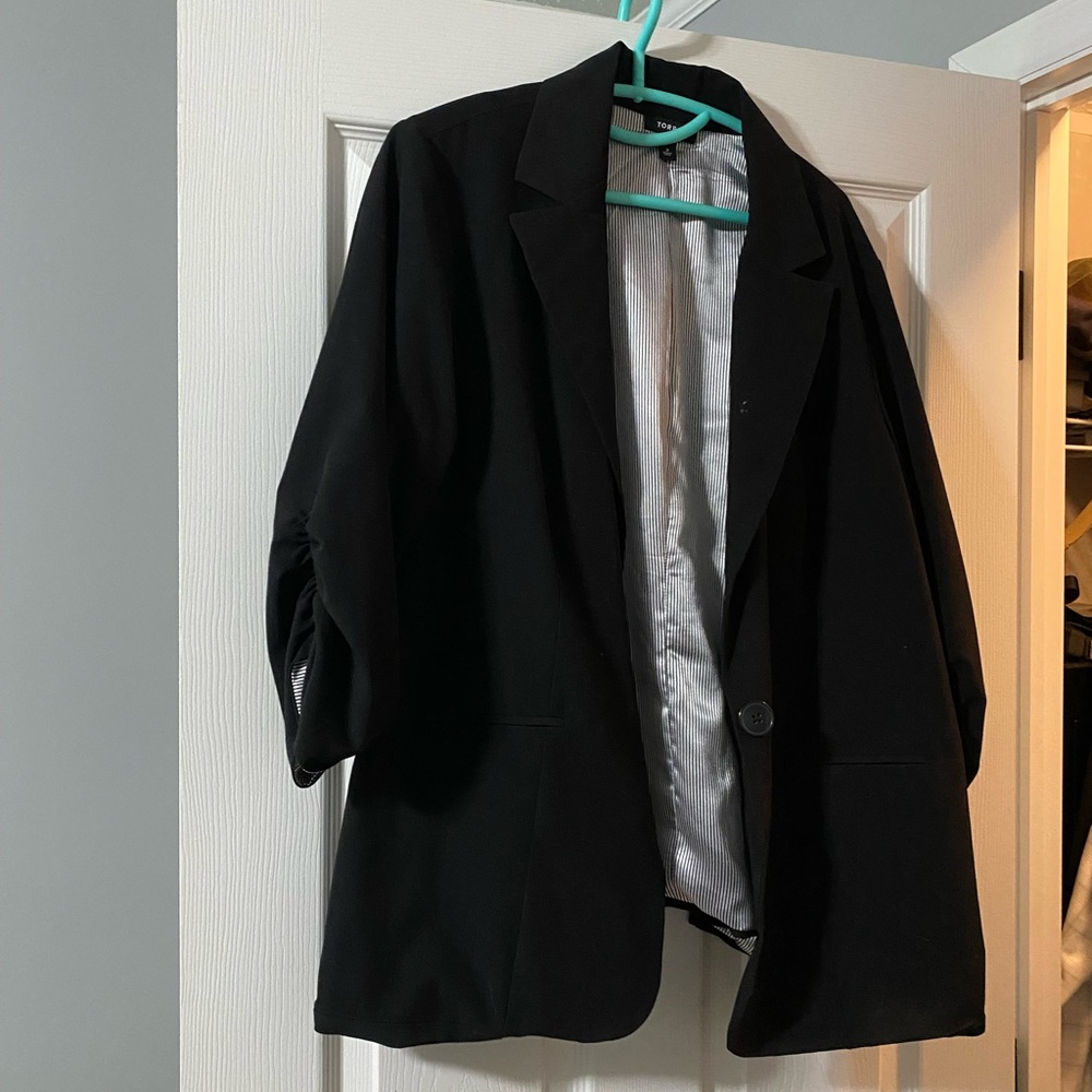 Rouched sleeve blazer size 3 (plus size)